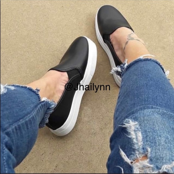 Black slip on sneakers - Picture 4 of 11